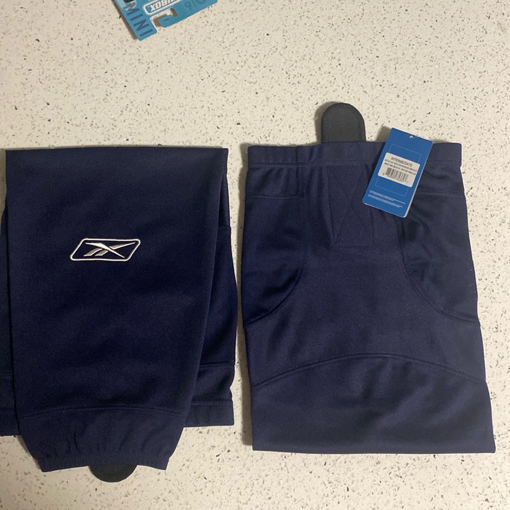 Reebok intermediate SX100 one size hockey socks